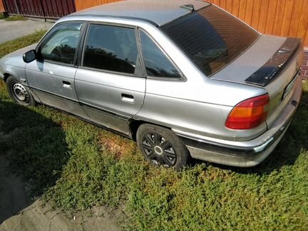 Opel Astra 2.0 AT, 1993, седан