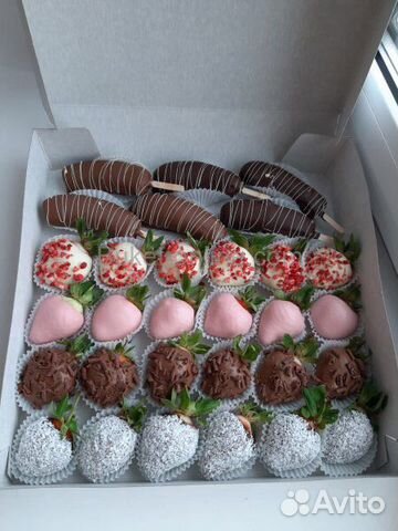 Подарочный набор клубники и бананов в шоколаде