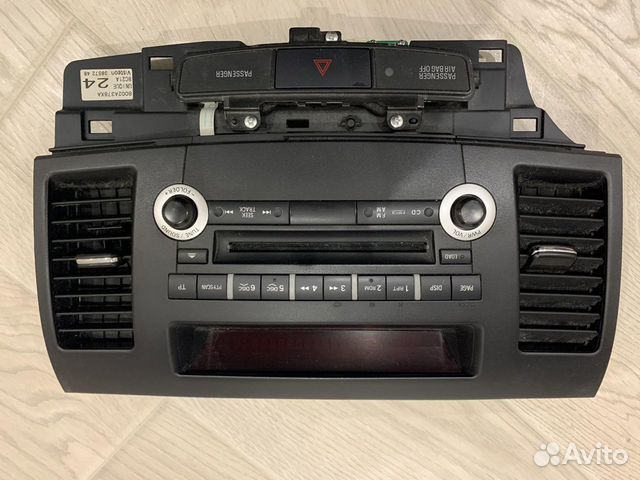 Продам панель и штатную магнитолу 6 дисков Lancer