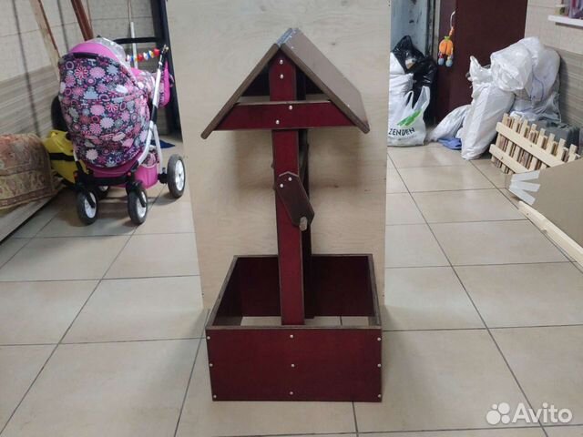 Садовый декоративный колодец