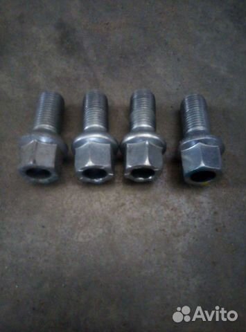 Колёсные болты