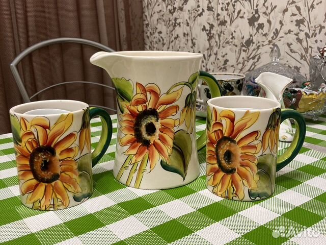 Кувшин с кружками