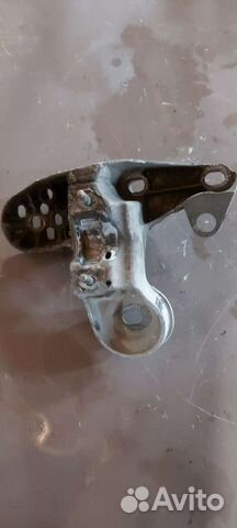 Кронштейн двигателя на Volkswagen Passat B5