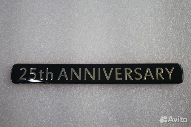 Надпись 25TH anniversary для LX570