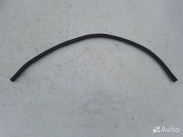 Уплотнитель капота Форд Торнео Коннект