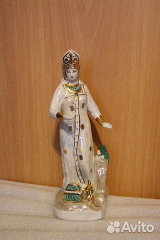 Статуэтка Хозяйка медной горы. Фарфор