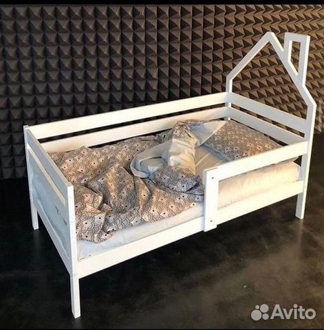 Кровать манеж 010 домиком из массива