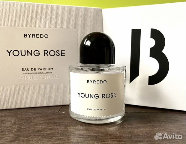 Янг роуз. Byredo young Rose. Оригинальный флакон Byredo yang Rose. Young Rose аромат Байредо. Духи Byredo розовый флакон.