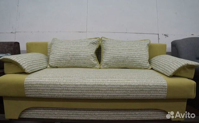 Диван / софа с витрины
