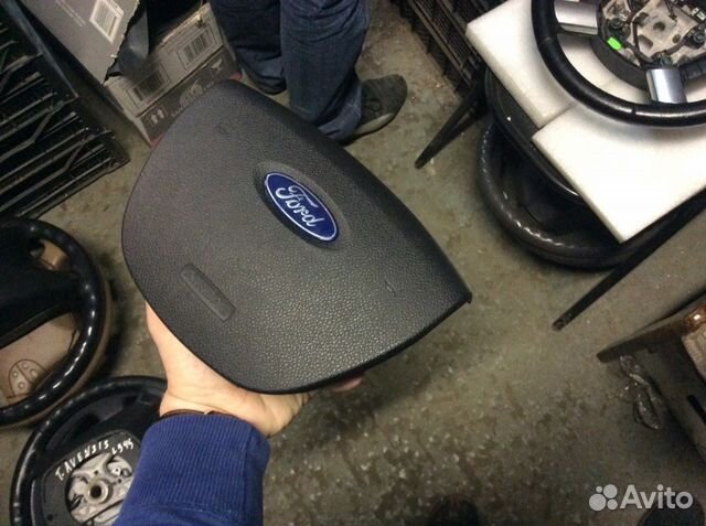 Airbag подушка в руль на Ford Focus 2 оригинал Airbag подушка в руль на Ford Focus 2 оригинал