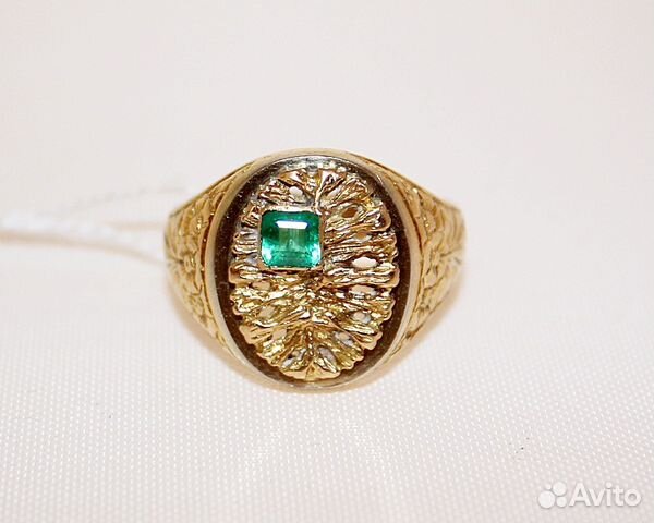 Перстень с изумрудом Перстень с изумрудом