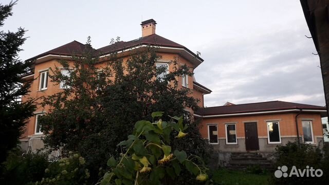 Коттедж 450 м² на участке 14 сот.