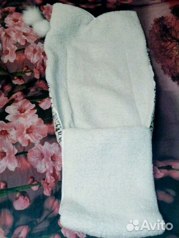 Конверт из овчины с завязками -пампушками на капюш