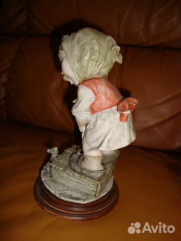 Каподимонте capodimonte G. Armani Девочка с мышкой