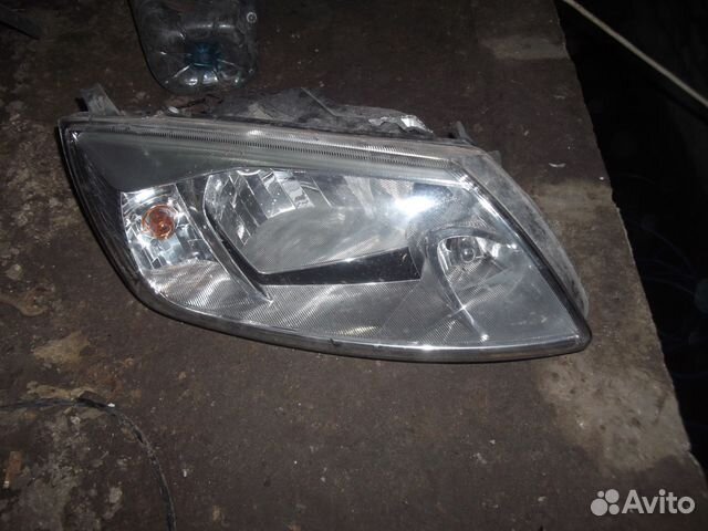 Ваз гранта фара правая на запчасти