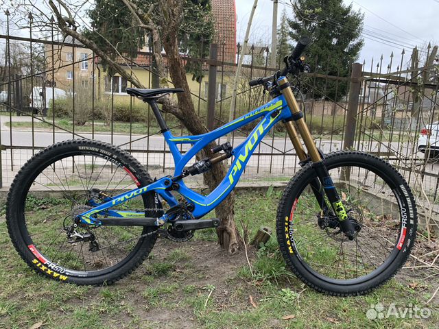 pivot dh bike