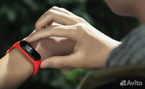 Фитнес-браслет Xiaomi Mi Band 4 Фитнес-браслет Xiaomi Mi Band 4