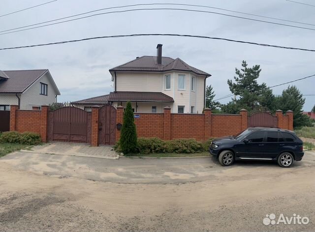 Коттедж 200 м² на участке 6 сот.