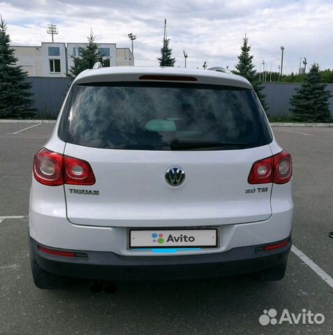 Volkswagen Tiguan 2.0 AT, 2010, 104 000 км