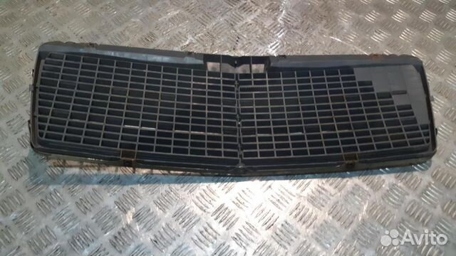 Решетка радиатора Mercedes Benz E W210 1996-2000 Решетка радиатора Mercedes Benz E W210 1996-2000