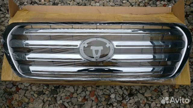 Решетка радиатора Toyota Land Cruiser 200 Решетка радиатора Toyota Land Cruiser 200