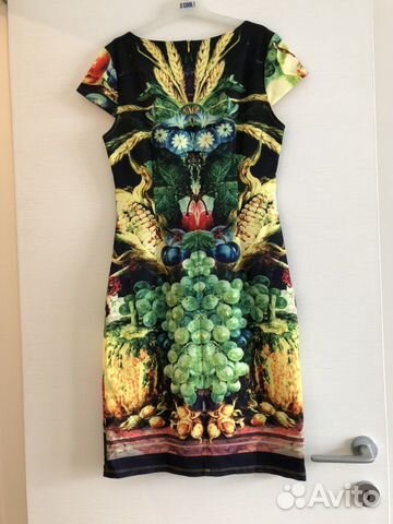 Платье трикотажное с фруктовым принтом Платье трикотажное с фруктовым принтом