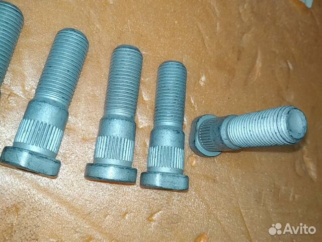 6507915AA Шпилька колеса Chrysler 300C 2004-2010 6507915AA Шпилька колеса Chrysler 300C 2004-2010