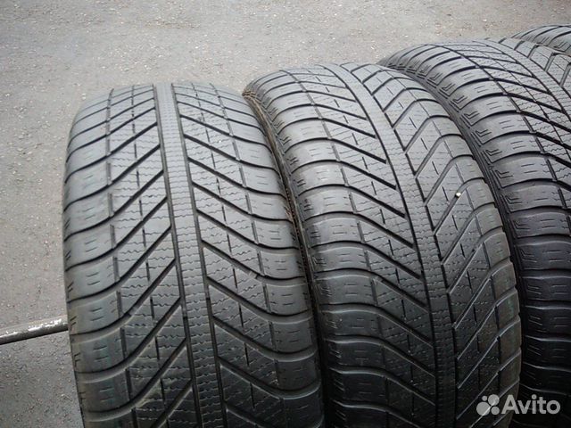 205 50 R17 89V GoodYear Vector 4 Seasons