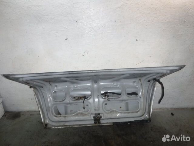 Крышка багажника Hyundai Accent 2 (+тагаз)