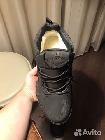 Кроссовки новые
