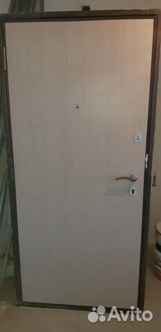 Дверь входная металлическая (правое внутреннее)