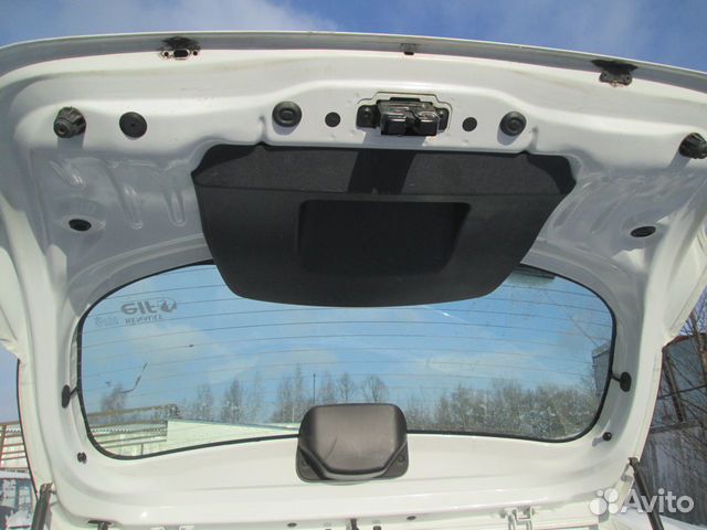 Крышка багажника Renault Sandero 2