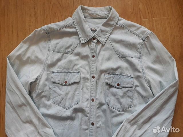 Рубашка из светлой джинсы Pull and bear Рубашка из светлой джинсы Pull and bear