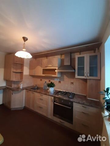 2-к квартира, 58 м², 3/10 эт.