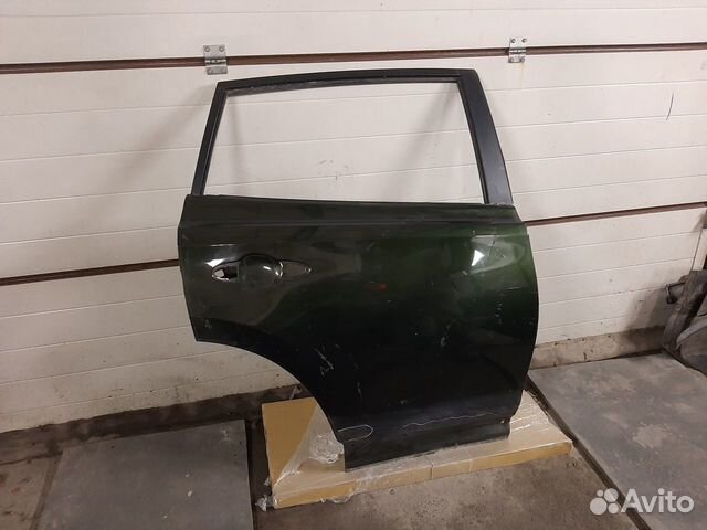 Дверь задняя правая на Toyota Rav 4, 2014 г Дверь задняя правая на Toyota Rav 4, 2014 г