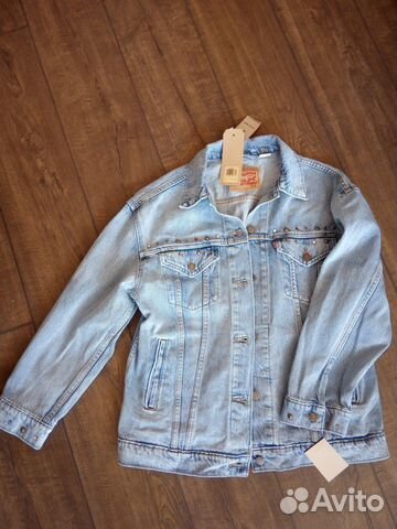 Куртка Levis s-m новая