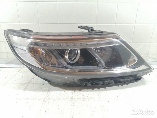 Фара Ксенон передняя правая Kia Sorento 2