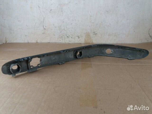 Молдинг переднего бампера передний правый Mercedes