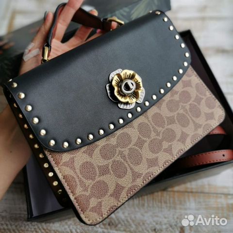 Новая женская сумка на цепочке из кожи Coach Новая женская сумка на цепочке из кожи Coach