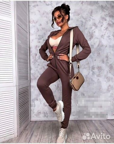 Женский слитный спортивный костюм Женский слитный спортивный костюм