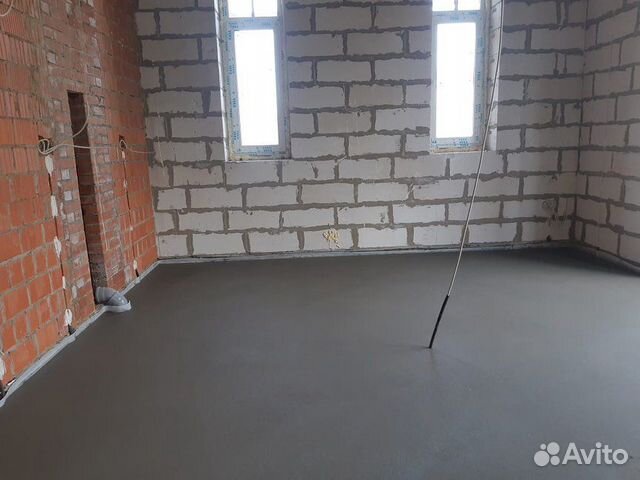 Профессиональная полусухая стяжка пола по маякам Профессиональная полусухая стяжка пола по маякам
