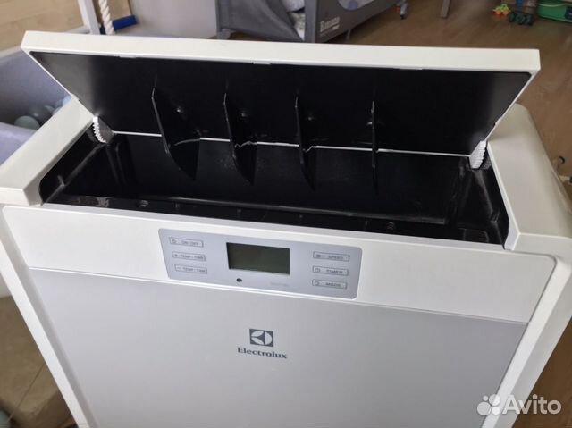 Кондиционер мобильный Electrolux eacm10DR/N3 Кондиционер мобильный Electrolux eacm10DR/N3