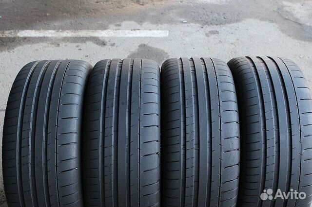 225 40 19 Michelin Pilot Super Sport L5C4