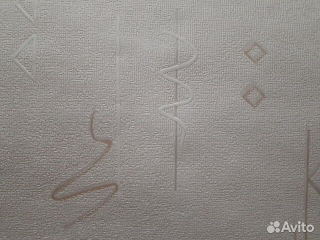 4 рулона бумажных обоев