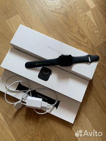 Часы Apple Watch series 5 44mm