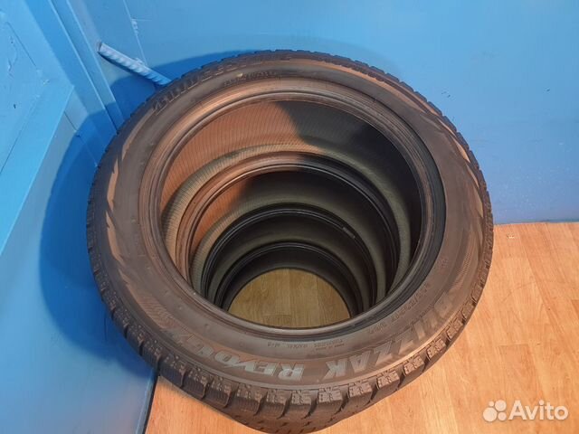 Bridgestone Blizzak Revo GZ 235/50R17 Bridgestone Blizzak Revo GZ 235/50R17