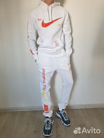 Костюм спортивный Nike новый оригинал Костюм спортивный Nike новый оригинал