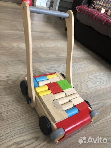 Тележка деревянная с кубиками plan toys