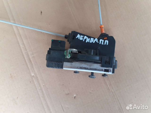 Замок двери передний правый Опель Мерива A