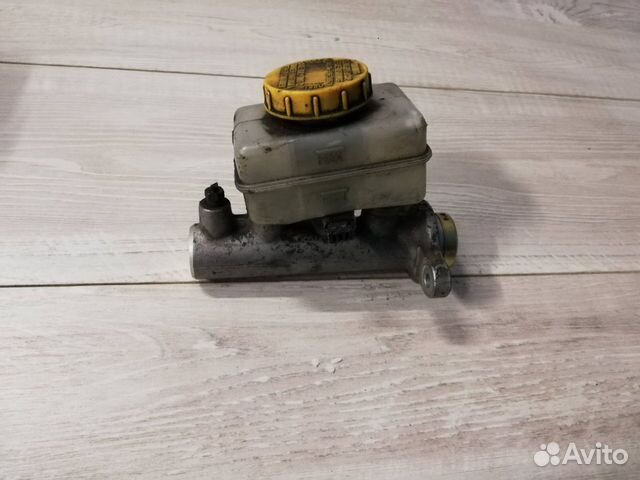 Главный тормозной цилиндр Subaru Forester